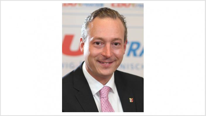 Dr. Axel Bernstein